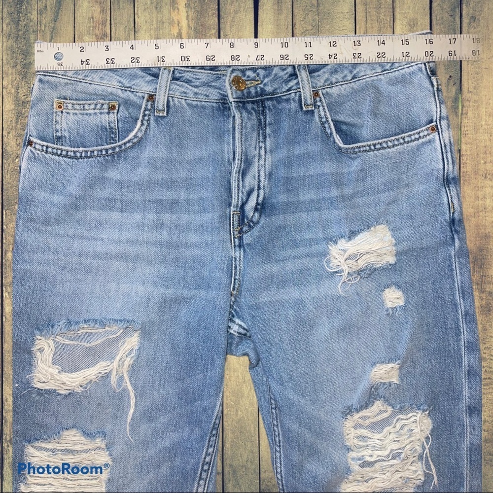 TOPSHOP Hayden Boyfriend Ripped Denim Jeans - Picture 8 of 9